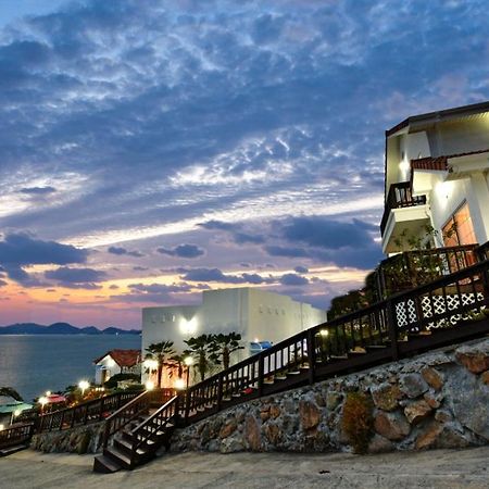 Namhae Bluemare Pension Exterior photo