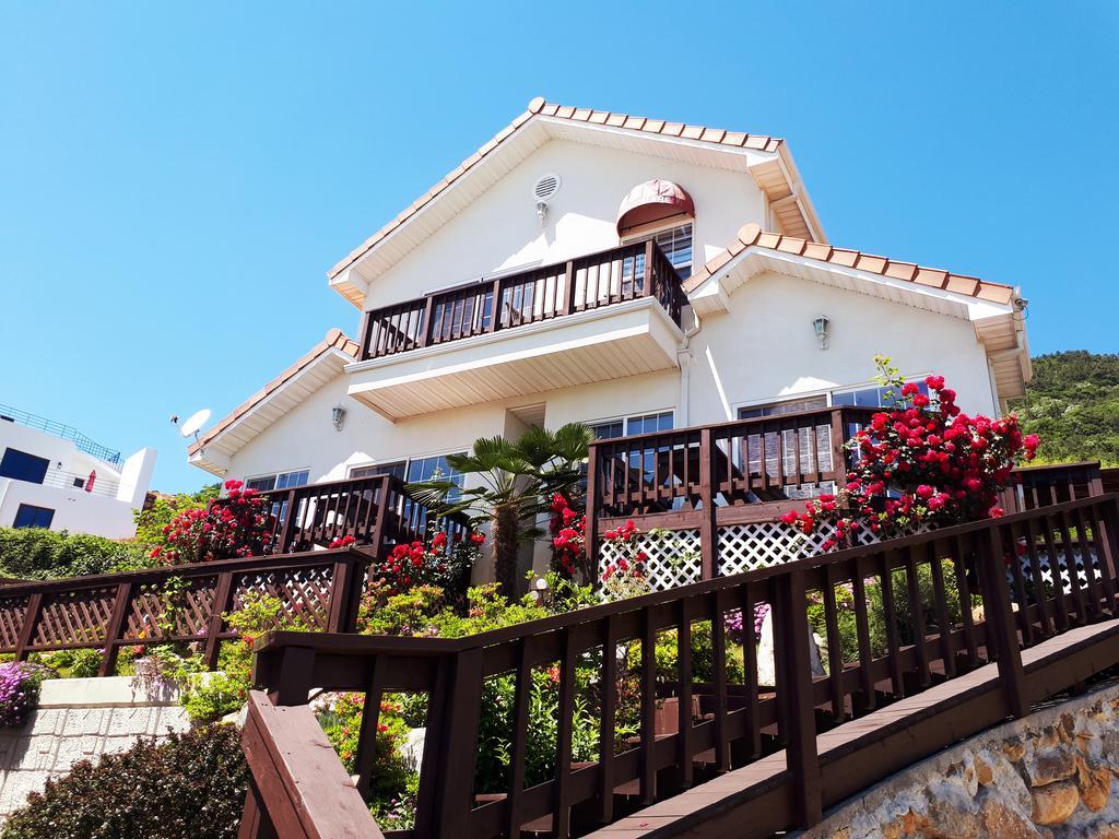 Namhae Bluemare Pension Exterior photo